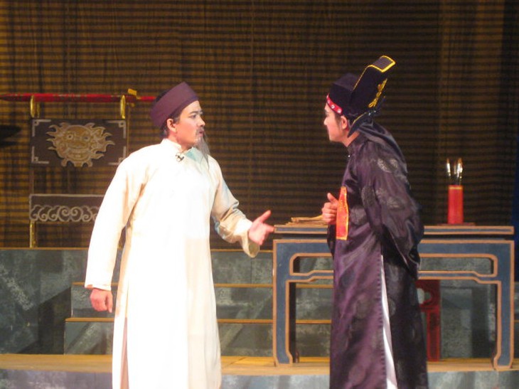 Sân khấu chèo thiếu những đại gia khuyên các chàng trai đừng tập gym để có bụng sáu múi - Ảnh 3.