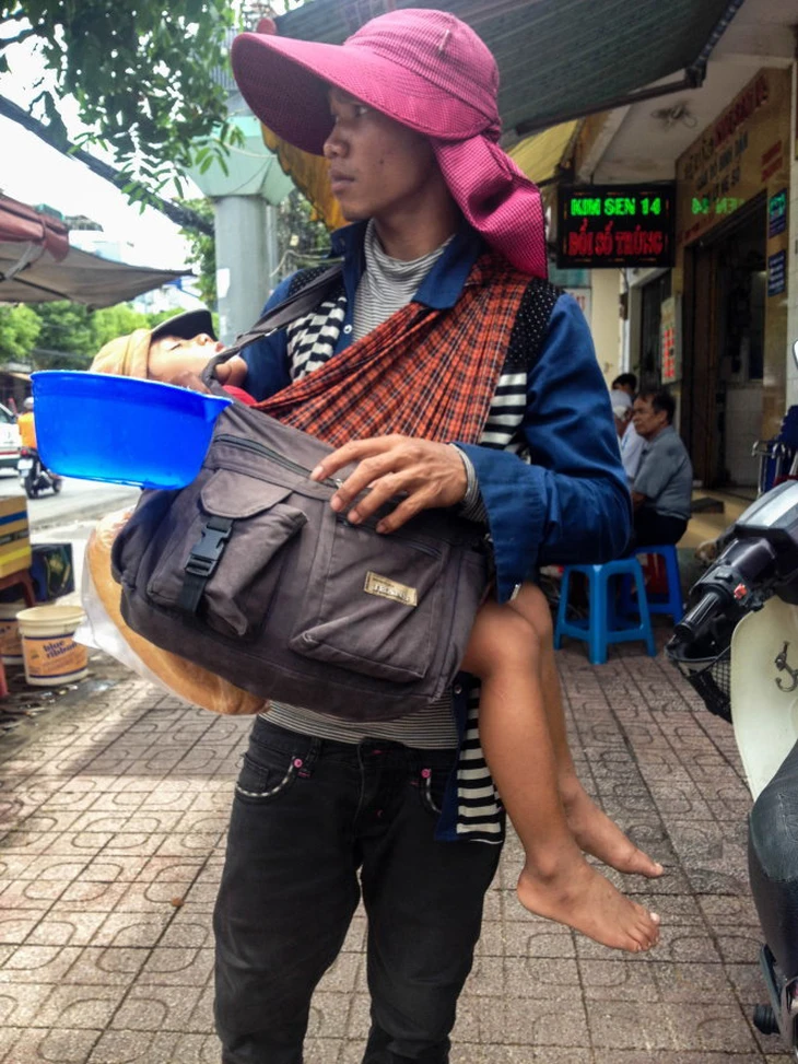 Dẹp nạn chăn dắt ăn xin: tình thương cần đặt đúng chỗ - Ảnh 2.