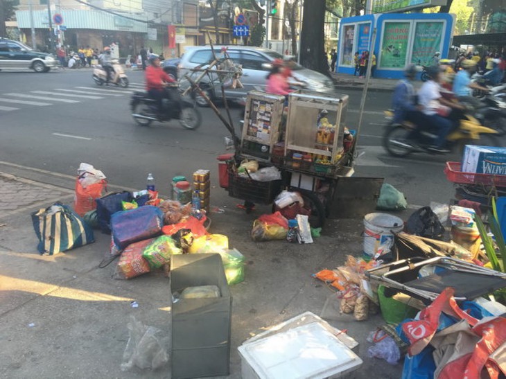Không khuyến khích phát triển thức ăn đường phố