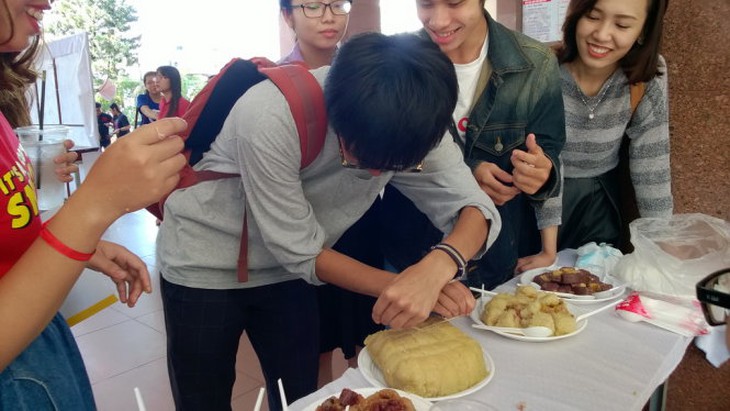 Tết Việt trong trường học ở Mỹ - Ảnh 2.