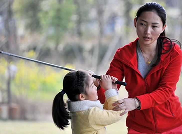 Trường tiểu học đầu tiên dạy golf miễn phí - Ảnh 2.