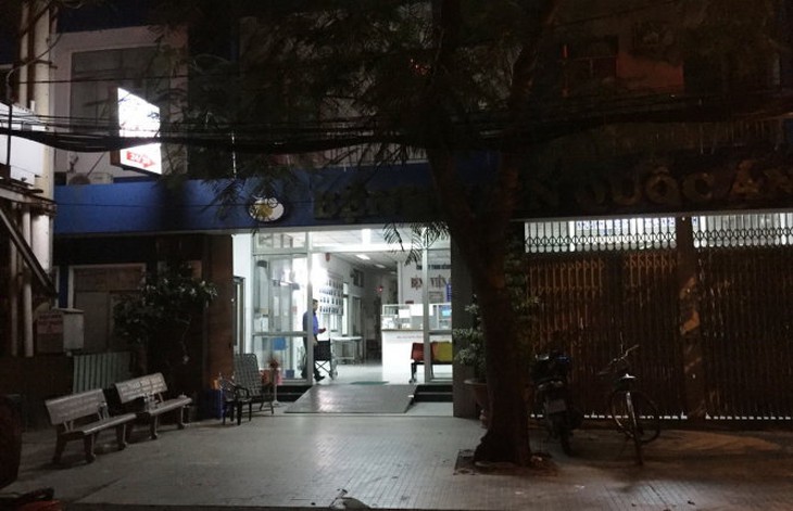 Cầm hung khí xông vào bệnh viện truy sát người đang cấp cứu