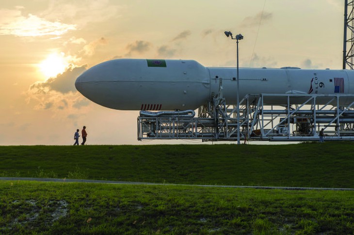 Tên lửa Falcon 9 -s.aolcdn.com