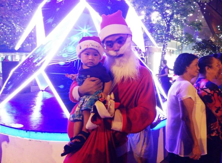 'Cú lừa' ông già Noel và sự thật phía sau biểu tượng Giáng sinh toàn cầu - Ảnh 3.
