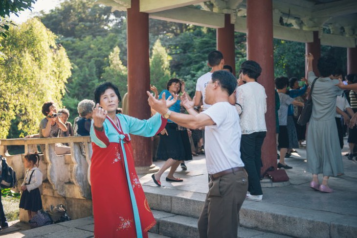 Giây phút tận hưởng cuộc sống của người dân tại Mansudae Hill