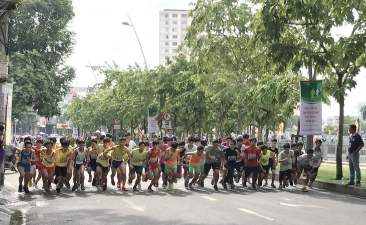 Chạy việt dã: cơn sốt nghìn tệ ở Trung Quốc - Ảnh 2.