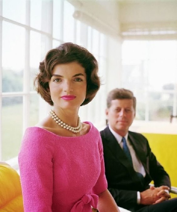 Đấu giá chiếc áo khoác huyền thoại của Đệ nhất phu nhân Mỹ Jackie Kennedy - Ảnh 4.