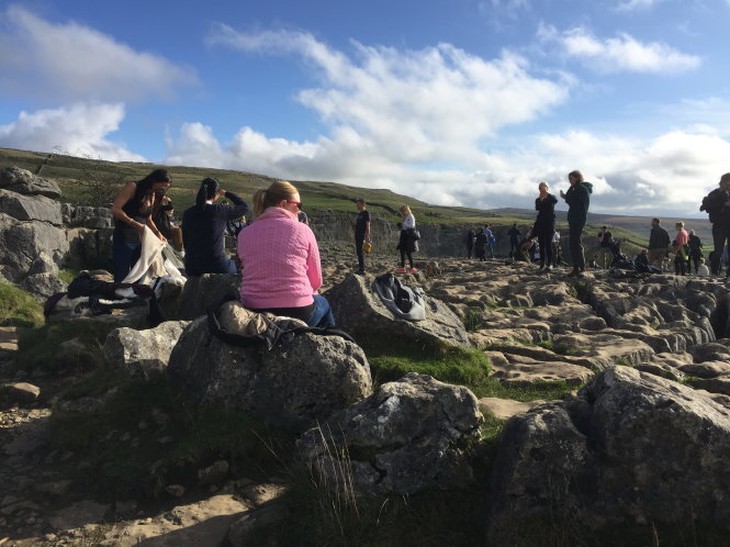 Trên đỉnh Malham. Ảnh: Pha Lê