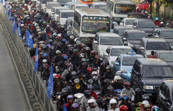 Thủ đô Jakarta của Indonesia cũng sắp sửa cấm xe máy? Ảnh: Indonesia Expat
