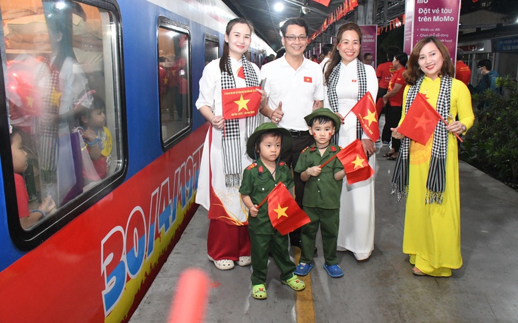 Đoàn tàu Thống Nhất xuất phát tại Ga Sài Gòn- Ảnh: N.HƯNG