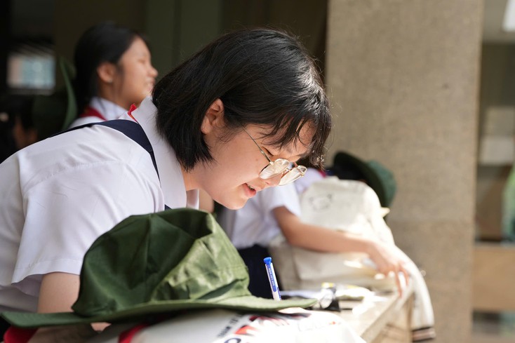 Muôn kiểu làm bài của thí sinh thi chung kết Giải Lê Quý Đôn- Ảnh 8.