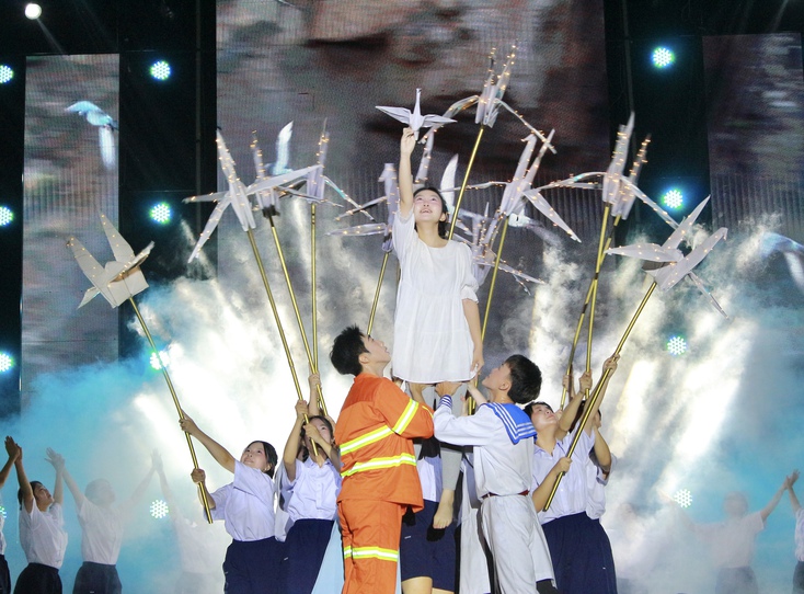 Những màn kết hợp đặc biệt tại sân khấu Tuổi hồng Minh Khai 30- Ảnh 8.