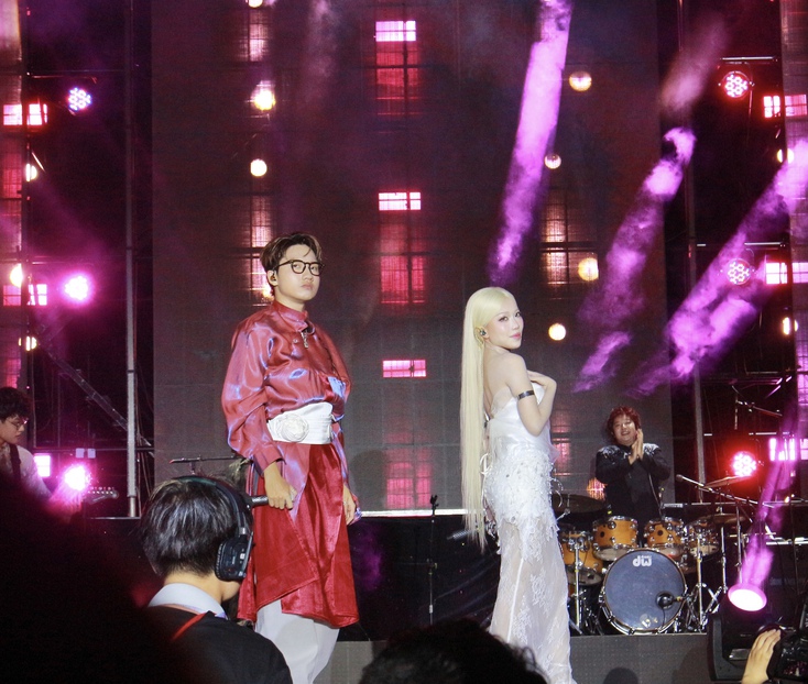 Những màn kết hợp đặc biệt tại sân khấu Tuổi hồng Minh Khai 30- Ảnh 10.