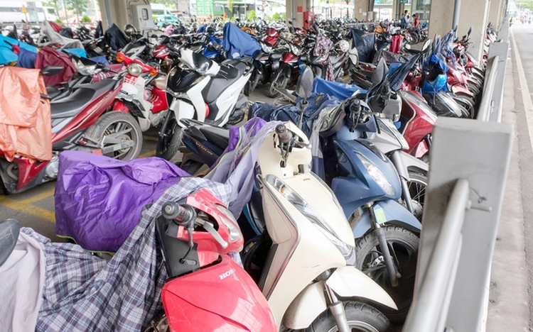 Ho Chi Minh City metro station parking lots frequently overflowing