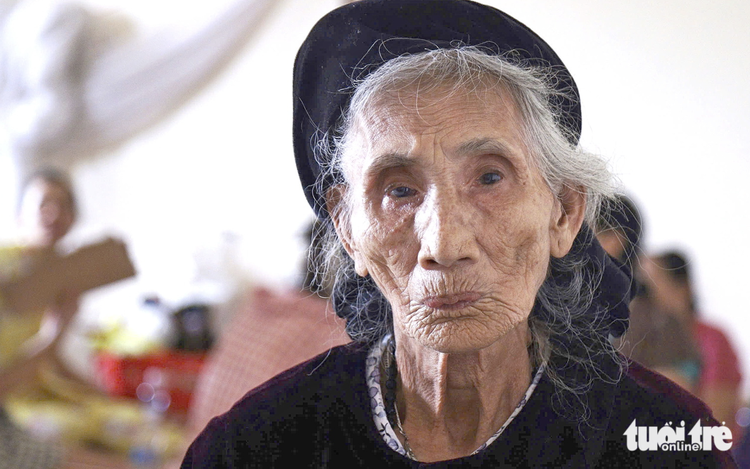 At 90, woman swims for life through fierce flood in Vietnam
