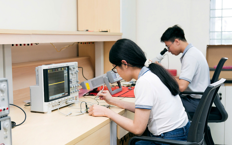 Vietnam, Europe eye deeper cooperation in semiconductors, undersea cables, AI