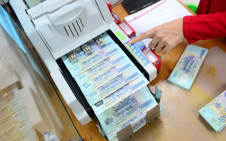 Individual deposits at banks in Vietnam near $295bn by end-July