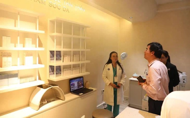 Vietnam university offers mental health counseling, skincare services on campus