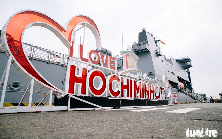 New Zealand Navy’s largest vessel docks in Ho Chi Minh City
