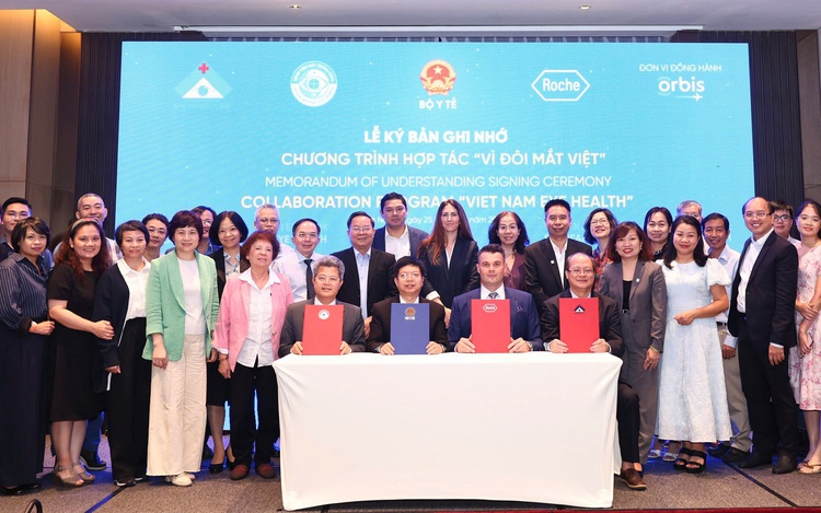 Vietnam, Roche Pharma launch program to reduce blindness risk from diabetes complications