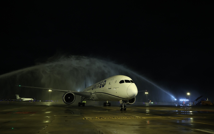 United Airlines resumes daily flights between Ho Chi Minh City and US after nearly a decade