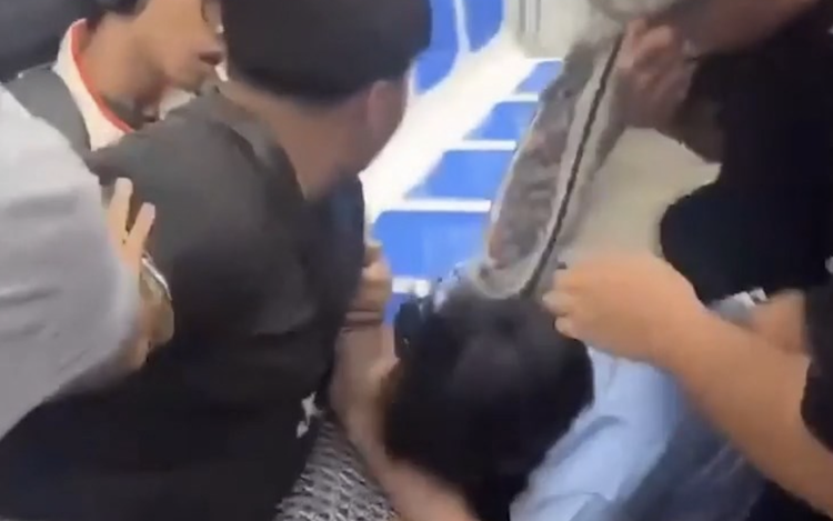 Teen charged after assaulting security guard on Ho Chi Minh City metro
