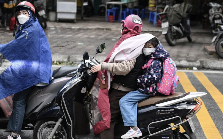 Hanoi plans fee for early drop-offs, late pick-ups at public schools