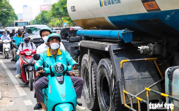Ho Chi Minh City aims to convert half of ride-hailing, government fleets to electric vehicles by 2027