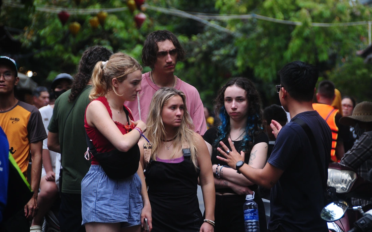 Breakfast @ Tuoi Tre News — October 31