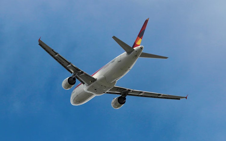 Airbus A320 flies past Boeing 737 as most-delivered jet in history