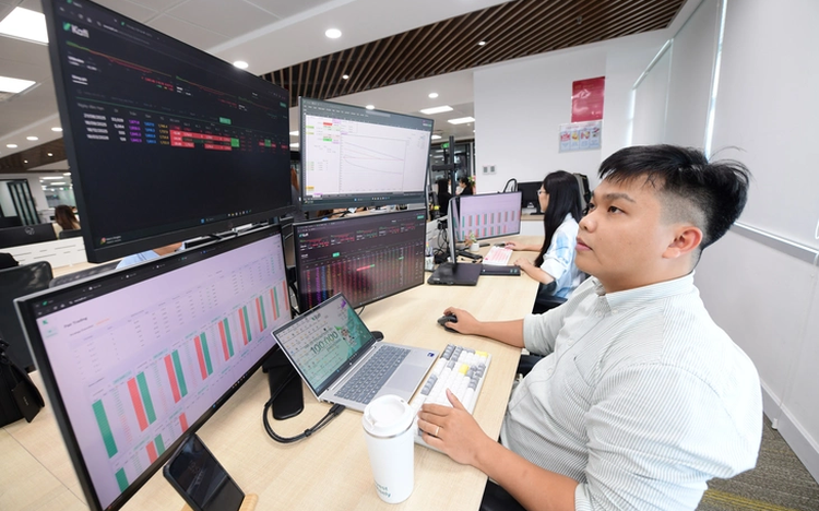 Vietnam stock market upgraded to secondary emerging status