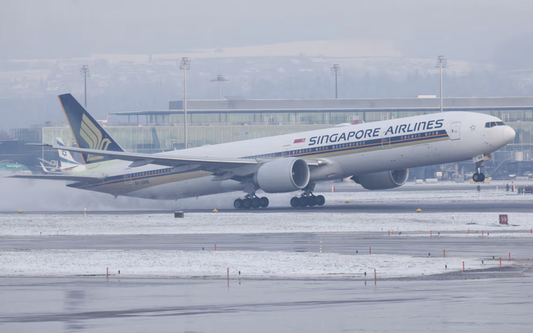 Singapore Airlines profit drop deepens on Air India losses