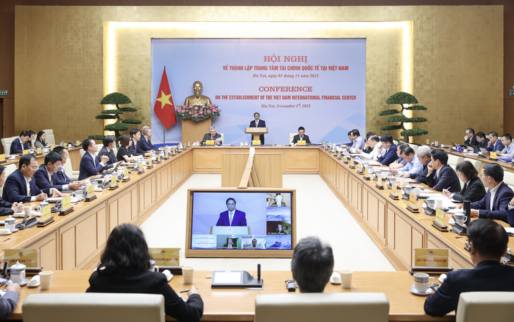 Vietnam set to launch first international financial center this month
