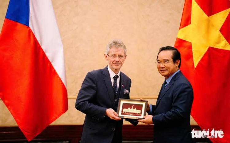 Ho Chi Minh City, Czech Republic pledge enhanced cooperation, support consulate re-opening