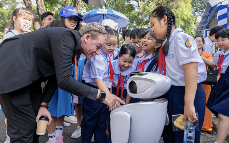 Ho Chi Minh City leads breakthrough in English education
