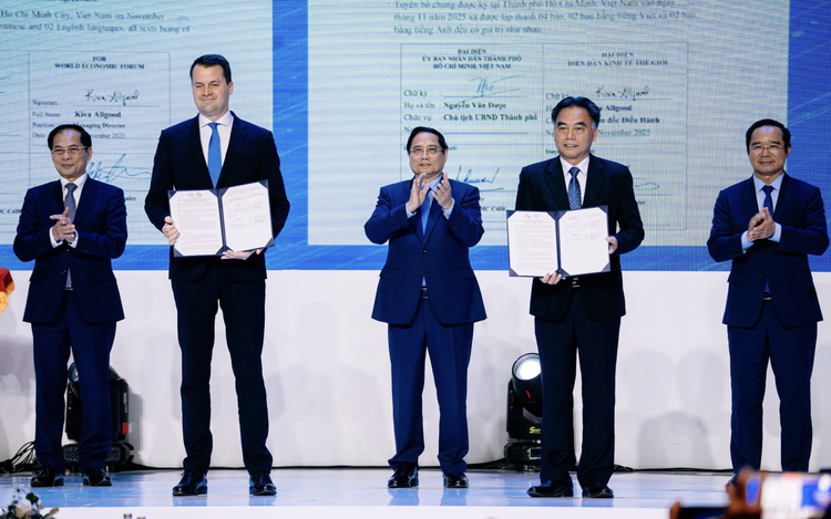 WEF, Ho Chi Minh City sign joint statement on smart manufacturing