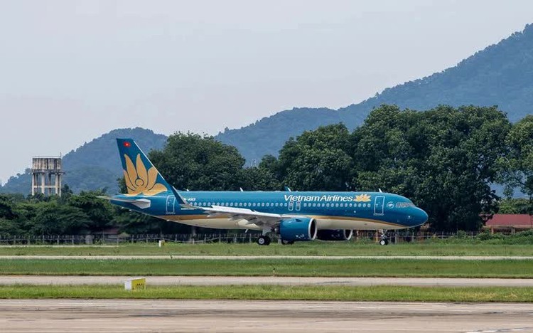 Storm Kalmaegi disrupts dozens of flights across central Vietnam