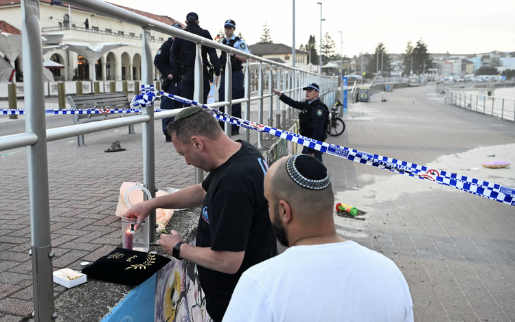 Father and son behind Bondi Jewish festival shooting that killed 15, Australian police say