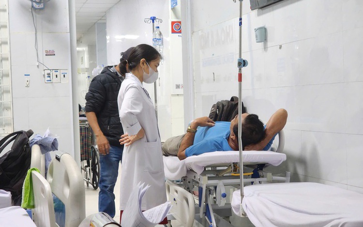 Hospitalizations in Vietnam’s Quang Ngai over suspected ‘banh mi’ food poisoning rise to 105