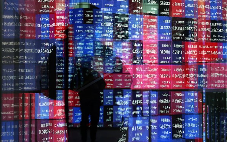 Asia shares extend gains, yen friendless as bonds buckle