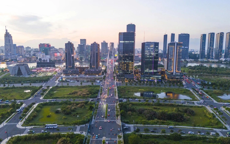 Economist spotlights promise, risks in Vietnam’s $142bn infrastructure push