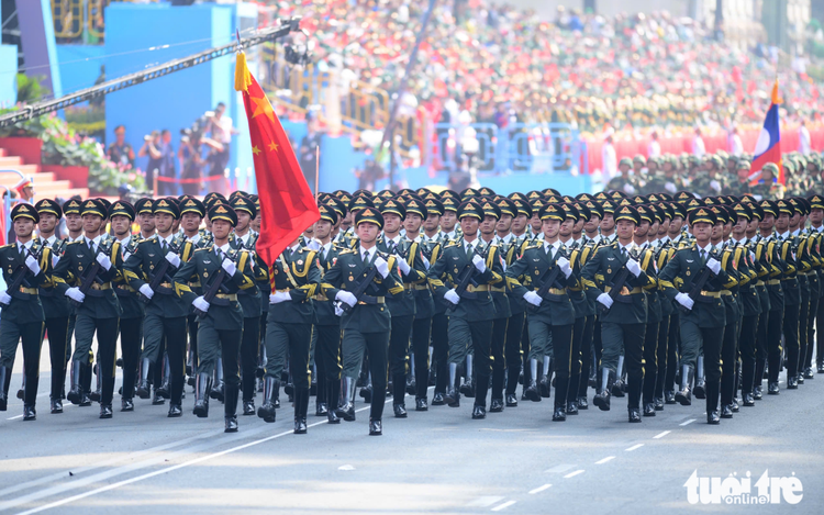 Foreign military units join Vietnam’s Reunification Day parade