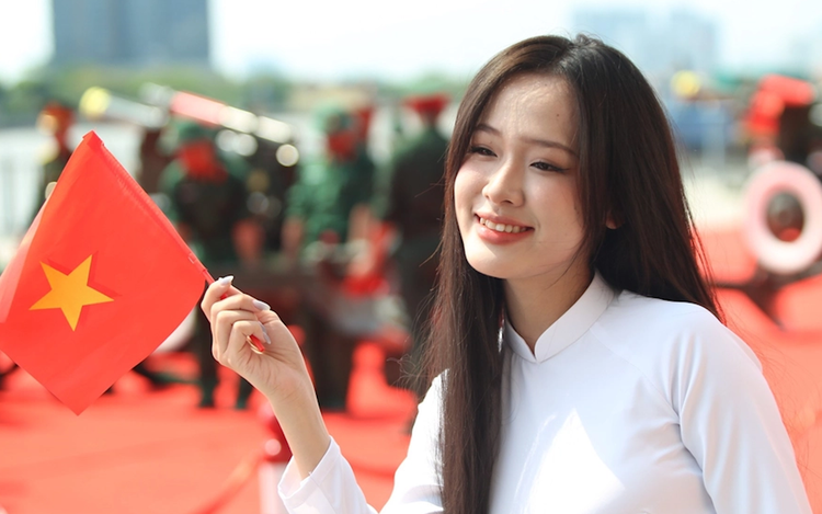 Southern Vietnam expected to swelter in heat as Reunification Day celebrations begin