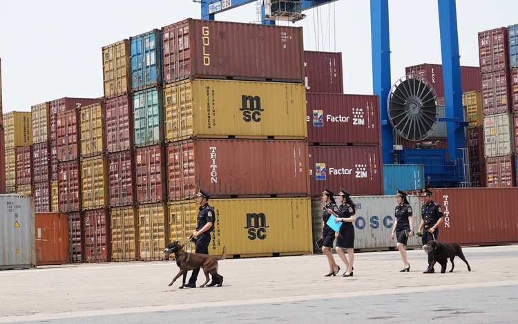 Vietnam's imports from US surge in Jan-April, led by electronics, automobiles