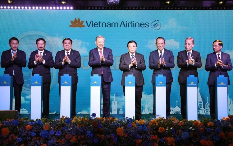 Vietnam Airlines resumes direct Hanoi-Moscow flights amid strengthened bilateral ties