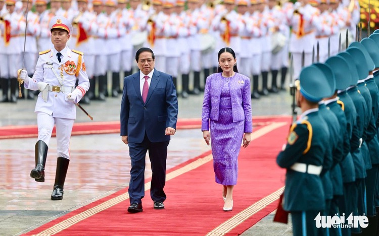 Vietnamese PM welcomes Thai counterpart Shinawatra in Hanoi