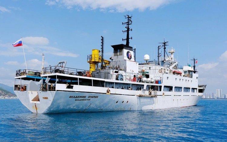 30 Vietnamese, Russian scientists conduct survey of East Vietnam Sea aboard Russia’s Akademik Oparin