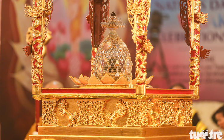 India extends Buddha relic's stay in Vietnam