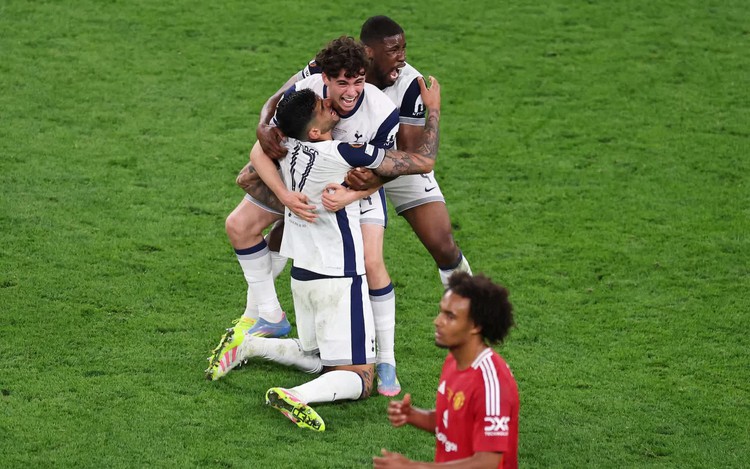 Gritty Spurs finally taste glory with scrappy Europa League triumph over Man Utd
