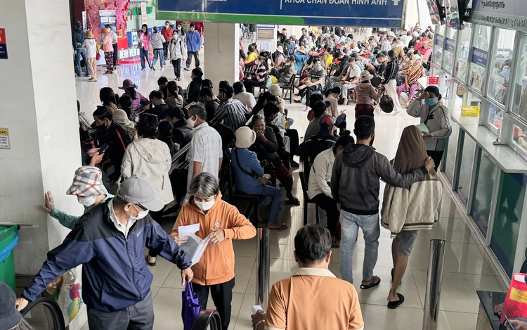 Ho Chi Minh City reinforces COVID-19 measures amid global concerns over Omicron XEC variant